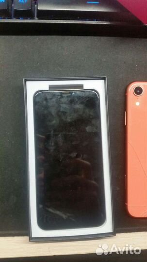 iPhone xr 64gb coral