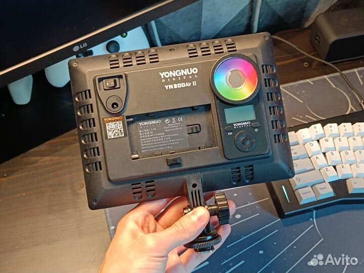 Студийный свет Yongnuo Yn300 Air RGB,Viltrox L116T