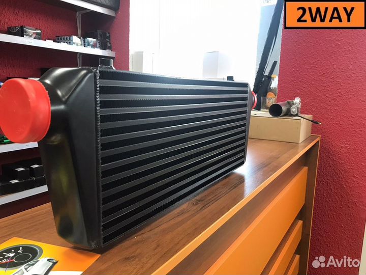 Интеркулер 550-230-65 выхода 63 черный