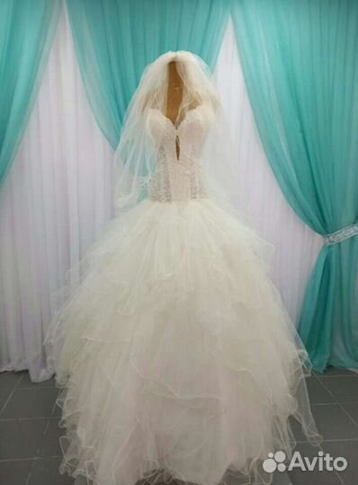 Свадебные платья. Продажа
