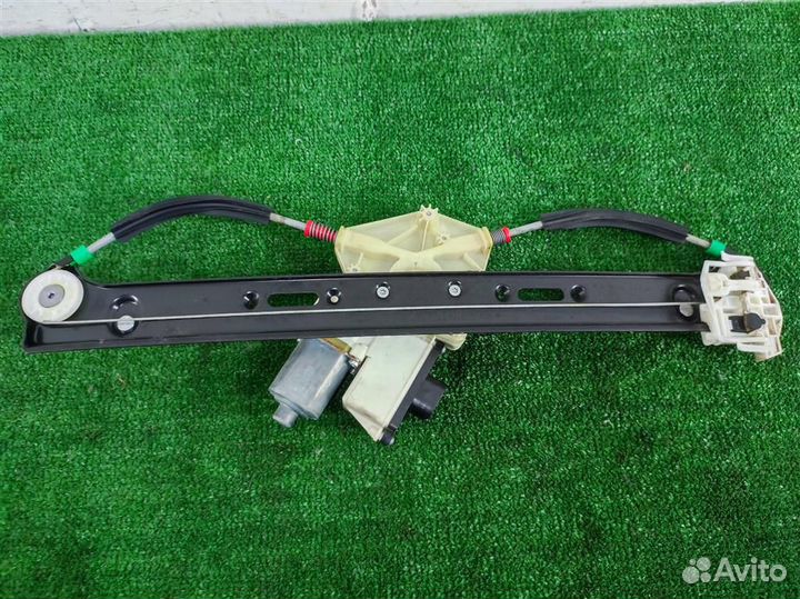 Стеклоподъемник задний правый BMW X3 (E83) 2004