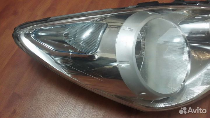 Фара правая на Nissan Note, на Ниссан Ноут