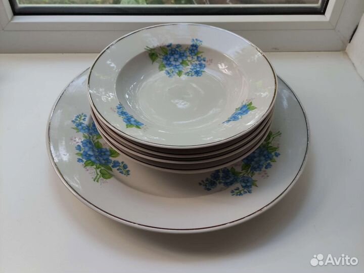 Набор тарелок