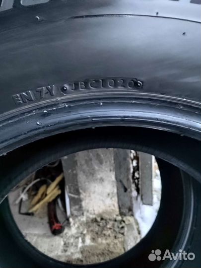 Bridgestone Blizzak Spike-02 265/65 R17