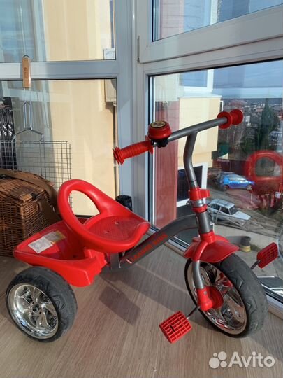 Детский велосипед трёхколесный
