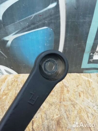 Дворник правый Ssang Yong Kyron 2007 - 2015 г. в