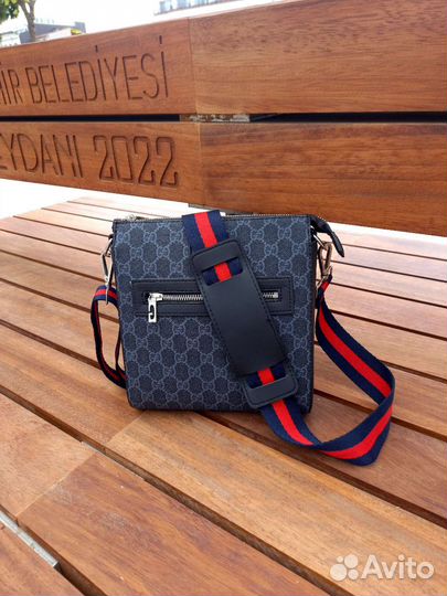 Барсетка Gucci со съёмным карабином (ремешком)