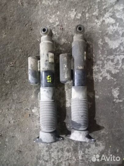 Амортизатор задний Volvo S80