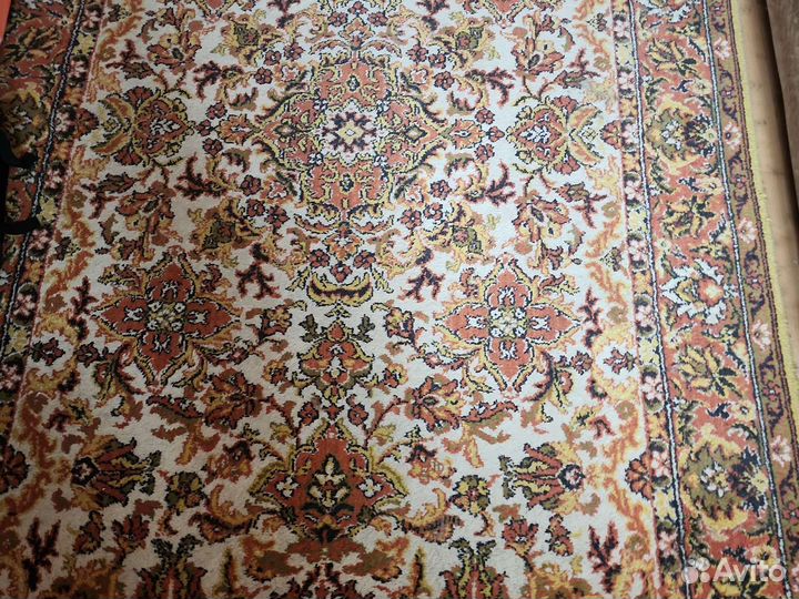 Ковер шерстяной