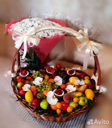 Букеты из фруктов, конфет и всякой вкуснятины