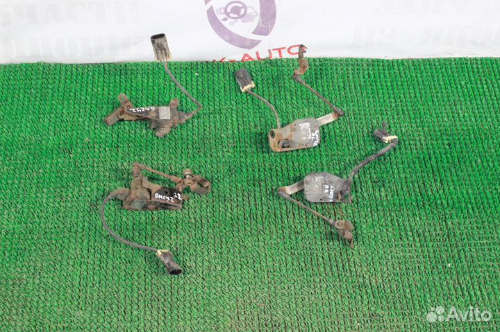Датчики положения кузова комплект GMC Yukon GMT800