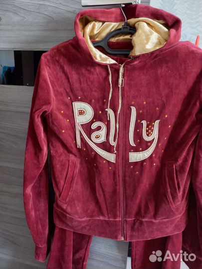 Спортивный костюм