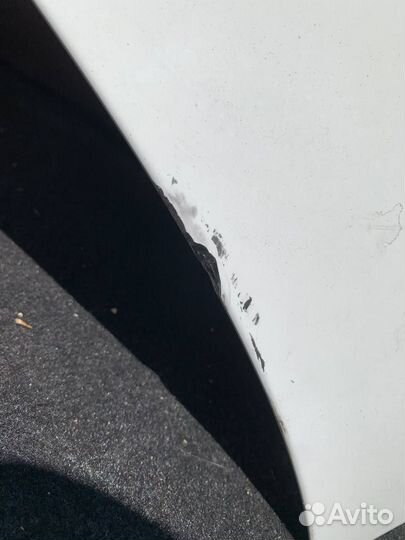 Капот Volvo V70 P3 с дефектом Вольво V70 P3