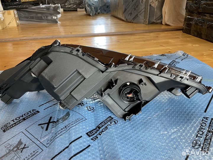 Камри 75 фара оригинал