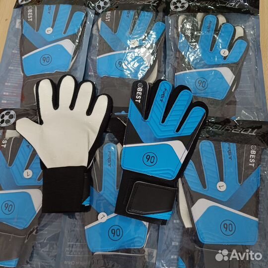 Вратарские перчатки детские. Новые