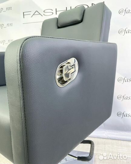 Парикмахерское барбер кресло с откидной спинкой