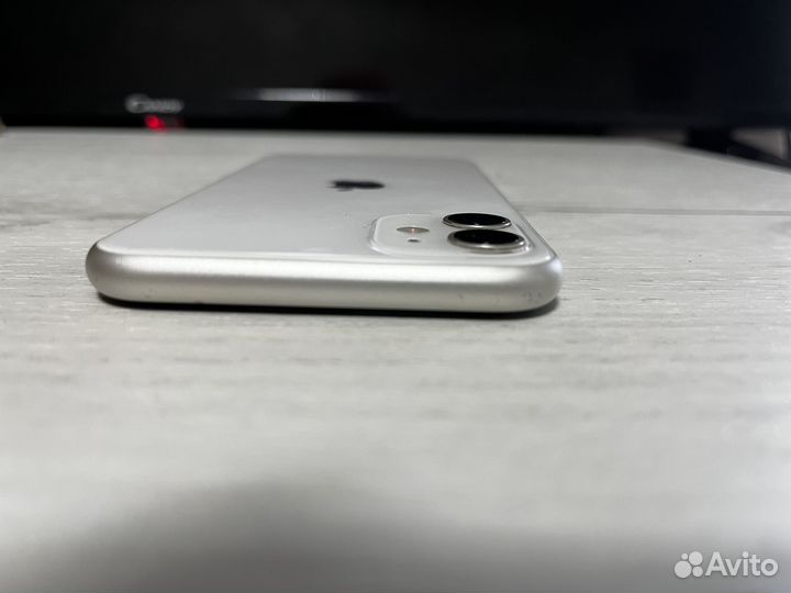 Продам iPhone 11