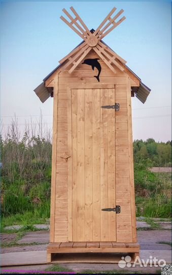 Уличный туалет деревянный
