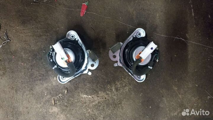 Задние пищалки toyota camry v50 jbl