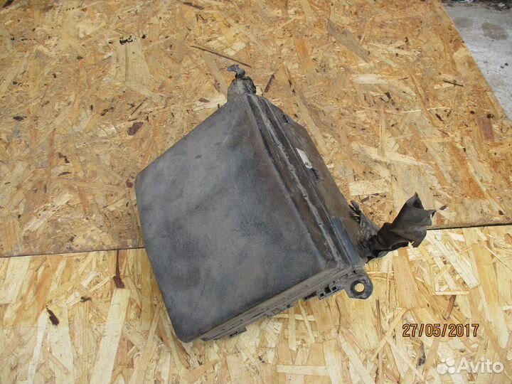 Блок предохранителей Митсубиси лансер 10 1,5 МКПП