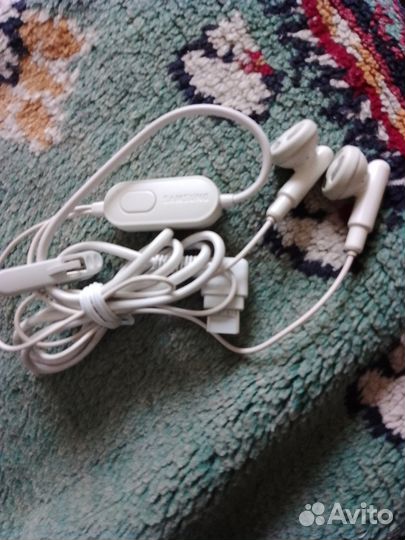 Наушники с микрофоном