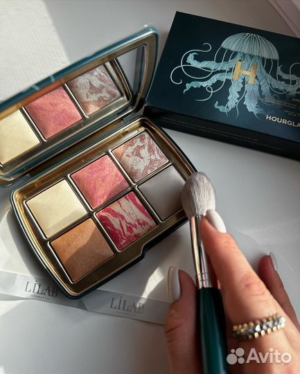 Hourglass палетка для дица