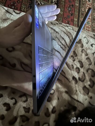 Honor MagicBook 14, intel i5 2.4ггц, Iris XE
