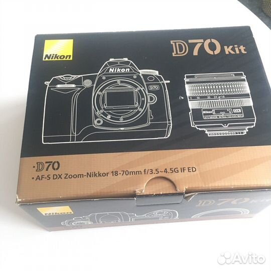 Зеркальный фотоаппарат nikon D70 с объективом