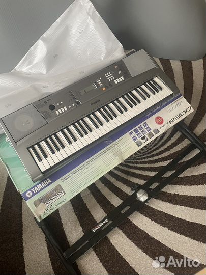Синтезатор yamaha psr r300