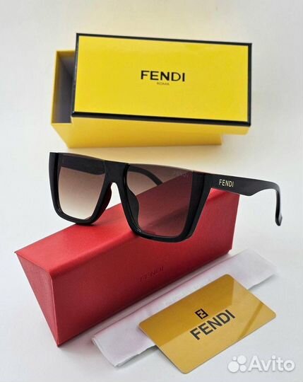 Солнцезащитные очки Fendi