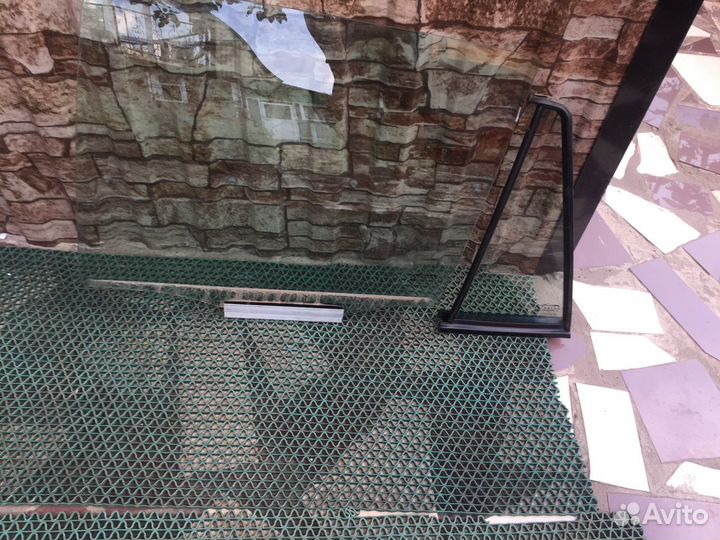 Автомобили стекла