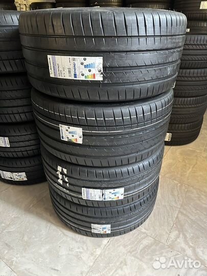 Michelin Pilot Sport 4 S 285/40 R23 и 325/35 R23