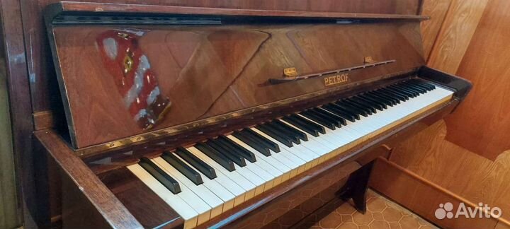 Пианино Petrof