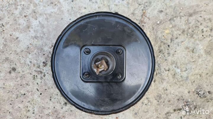 Вакуумный усилитель тормозов Nissan Primera P12