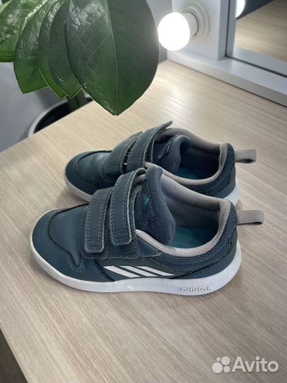 Кроссовки детские adidas 26 размер