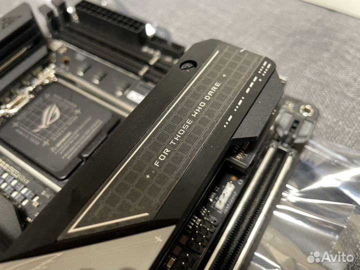 Новая материнская плата asus ROG strix Z690-I