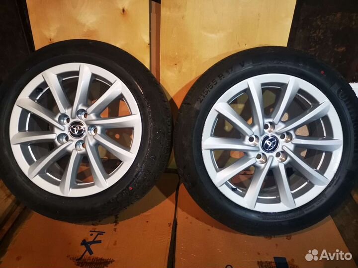 Toyota Camry V70 215-55-17