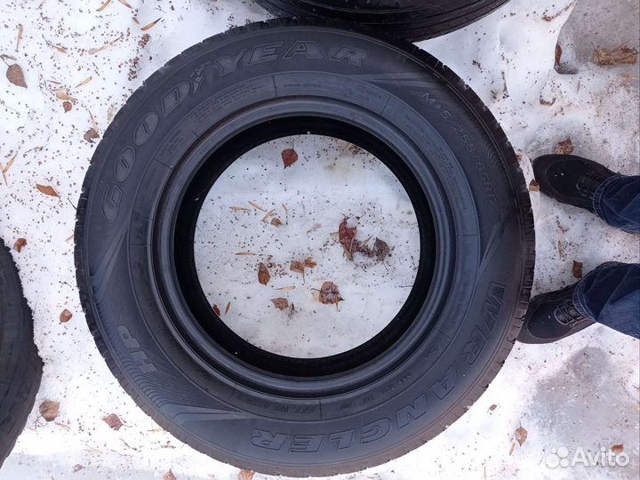 Goodyear Wrangler HP All Weather 255/65 R17