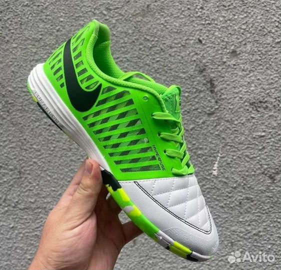 Футзалки Nike