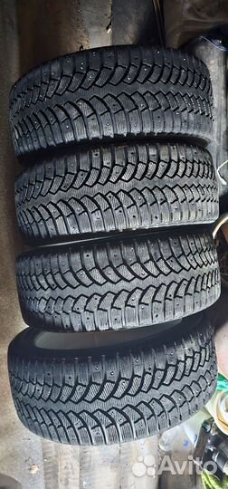 Bridgestone Blizzak Spike-01 225/40 R18