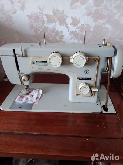 Швейная машинка с оверлоком