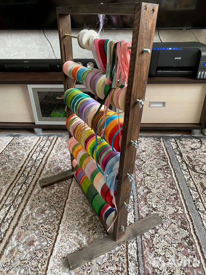 Стойка для лент