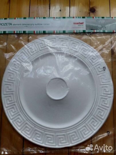 Декоративный элемент на потолок