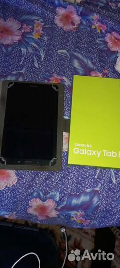 Планшет samsung Galaxy Tab E