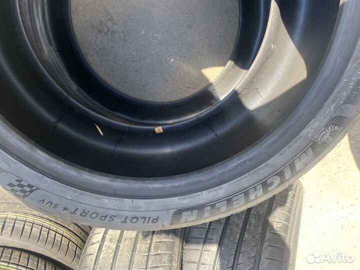 Michelin Pilot Sport 4 SUV 285/45 R22 и 325/40 R22