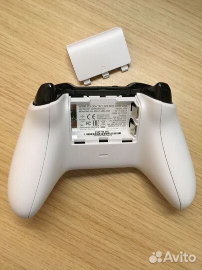 Геймпад Xbox ONE S оригинал