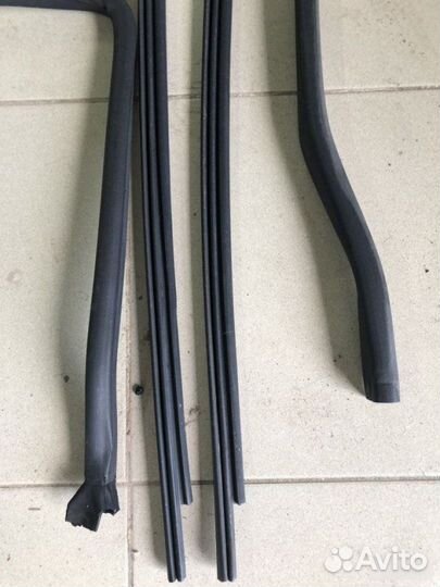 Уплотнители капота Bmw 5 E39