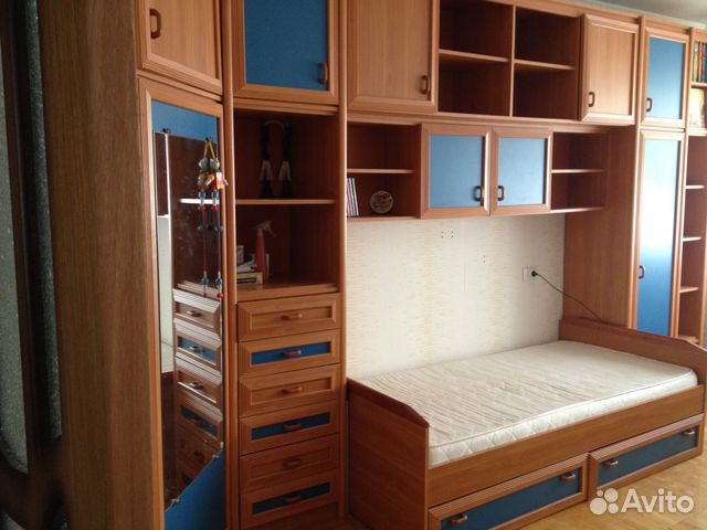 Продаю стенку (Детская жилая комната)