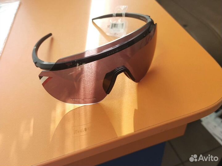 Tommy hilfiger солнцезащитные очки