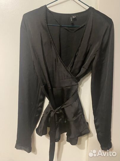 Блузка атласная на запах